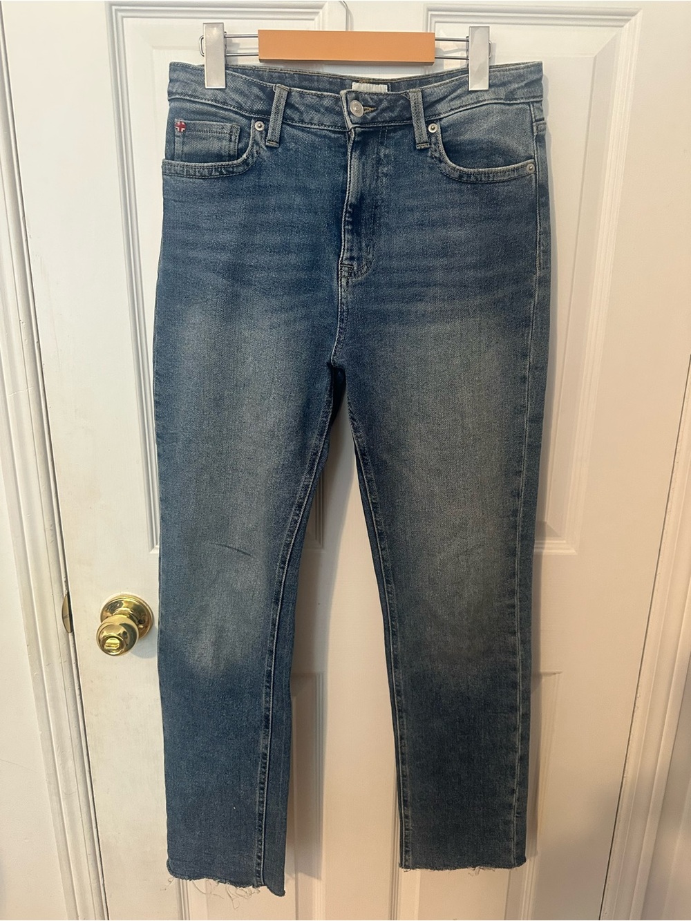 Hudson Jeans Women's Straight Leg in Medium Wash Blue